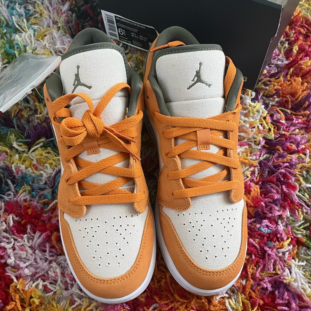Jordan 1 Low Light Curry